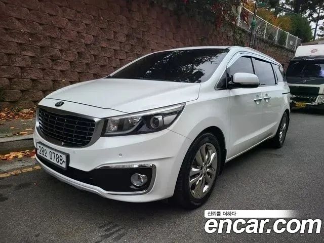 Kia Carnival 9-seater Noblesse — пробег 128 300 км — фото 3 из 5