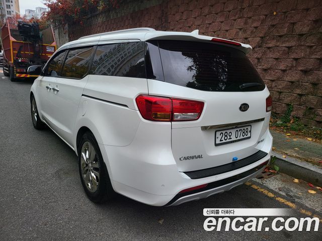 Kia Carnival 9-seater Noblesse — пробег 128 300 км — фото 5 из 5