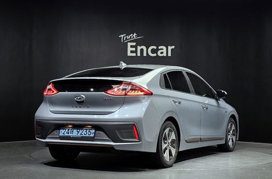 Hyundai Ioniq Q — пробег 109 437 км — фото 2 из 5