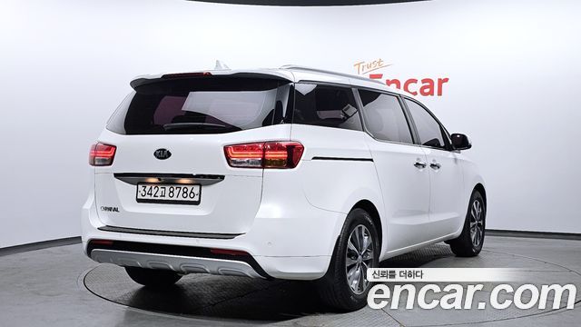 Kia Carnival 9-seater Luxury — пробег 172 741 км — фото 2 из 5