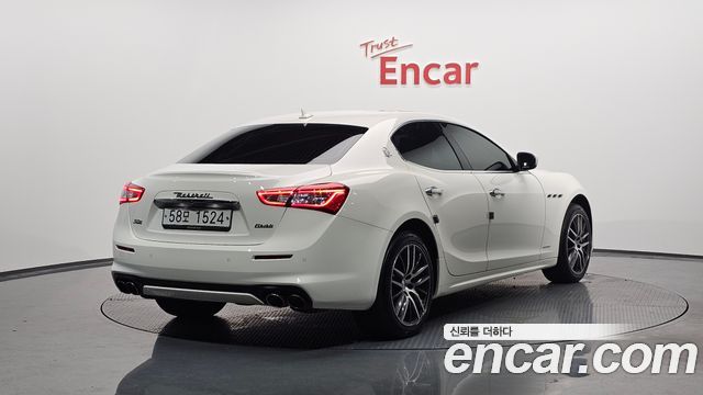 Maserati Ghibli из Кореи Encar