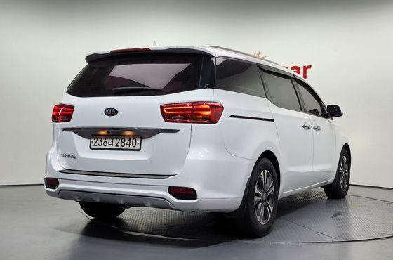 Kia Carnival 9-Seater Luxury — пробег 120 165 км — фото 2 из 5