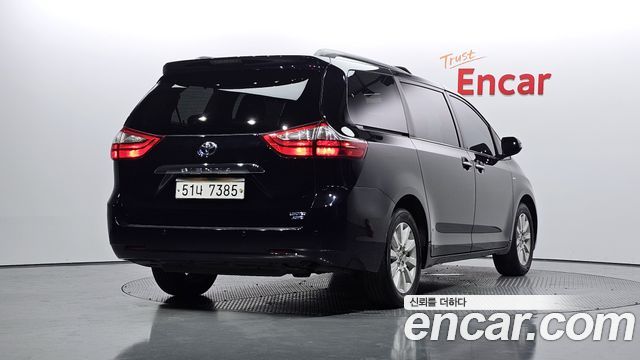 Toyota Sienna 3.5 AWD — пробег 87 921 км — фото 2 из 5