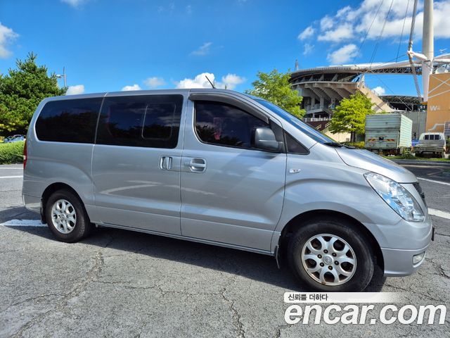Hyundai Starex 5-Seater VAN CVX Luxury — пробег 201 929 км — фото 3 из 5