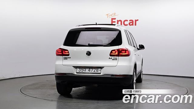 Volkswagen Tiguan 2.0 TDI  Premium 5N — пробег 156 903 км — фото 4 из 5