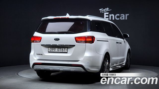 Kia Carnival из Кореи Encar