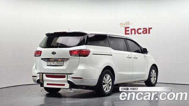 Kia Carnival 6-seater Wheelchair lift — пробег 210 954 км — фото 2 из 5