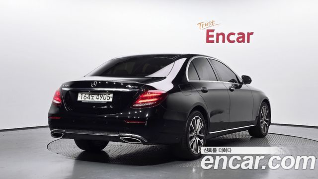 Mercedes-Benz E-Class E300 4MATIC Avnatgarde — пробег 79 305 км — фото 2 из 5