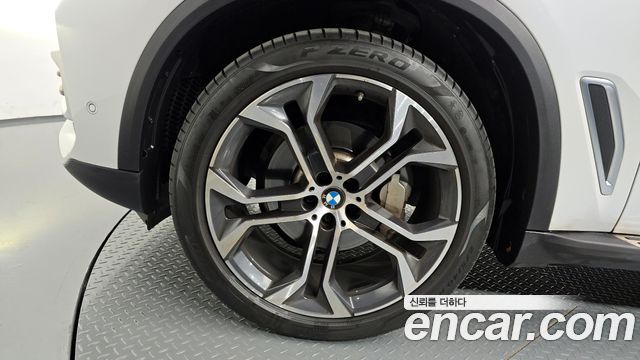 BMW X5 xDrive 40i xLine — пробег 52 024 км — фото 5 из 5