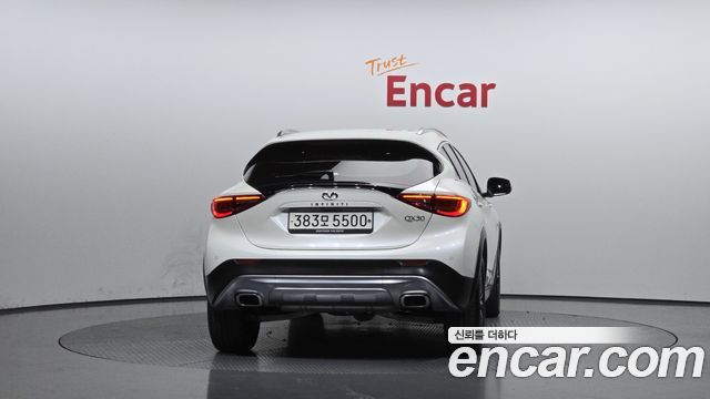 Infiniti QX30 из Кореи Encar
