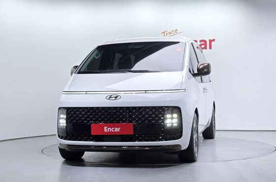 Hyundai Staria 4WD Lounge 7-Seater Inspiration — пробег 4 629 км — фото 3 из 5