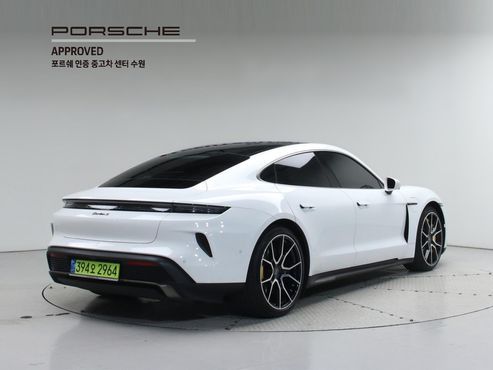 Porsche Taycan Turbo S — пробег 7 150 км — фото 2 из 5