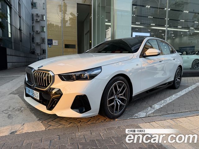 BMW i5 eDrive 40 M Sport — пробег 421 км — фото 3 из 5