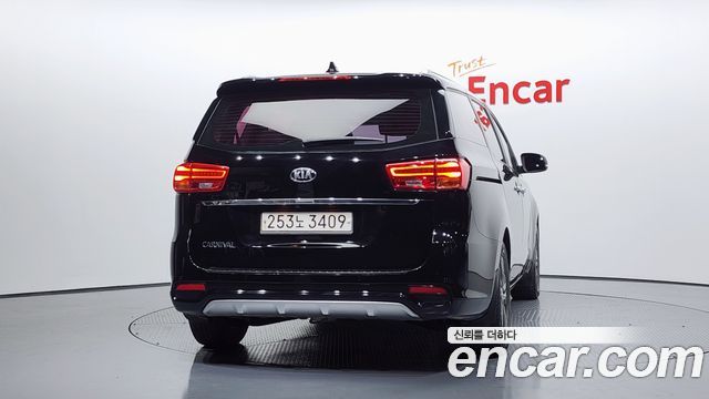 Kia Carnival из Кореи Encar