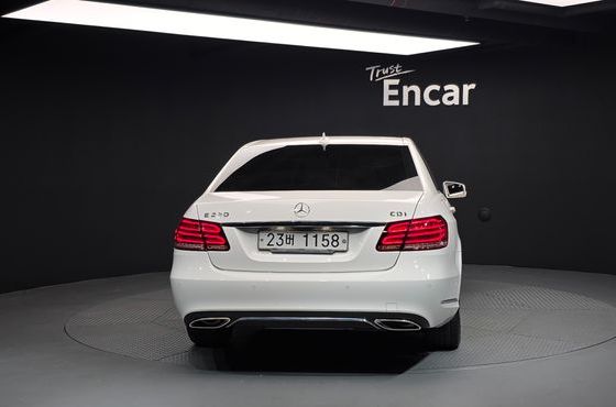 Mercedes-Benz E-Class E220 CDI Avantgarde — пробег 109 609 км — фото 4 из 5