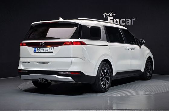 Kia Carnival 9-Seater Prestige — пробег 87 685 км — фото 2 из 5