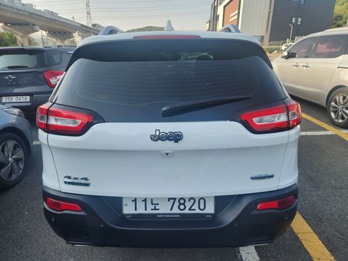 Jeep Cherokee 2.0 Diesel Longitude AWD — пробег 133 909 км — фото 4 из 5