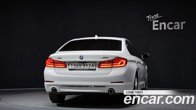 BMW 5-Series 530i xDrive Luxury Plus — пробег 81 775 км — фото 4 из 5