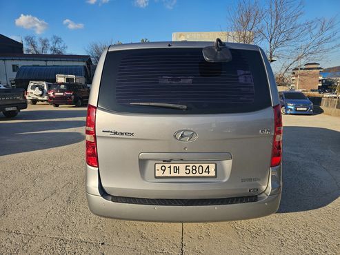 Hyundai Starex 5-Seater VAN CVX Luxury — пробег 182 532 км — фото 2 из 5
