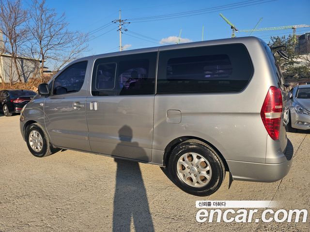 Hyundai Starex 5-Seater VAN CVX Luxury — пробег 182 532 км — фото 3 из 5