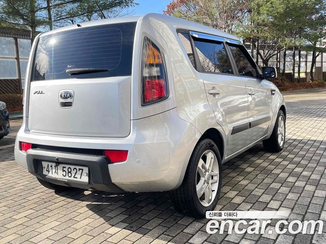 Kia Soul Gasoline 1.6 Smart — пробег 140 000 км — фото 4 из 5