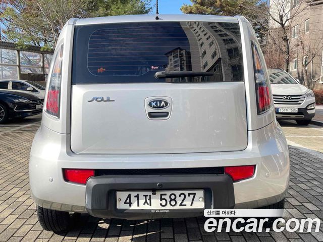 Kia Soul Gasoline 1.6 Smart — пробег 140 000 км — фото 5 из 5