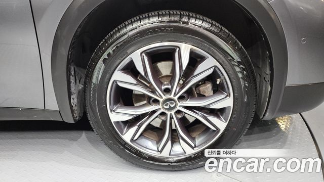Infiniti QX30 из Кореи Encar