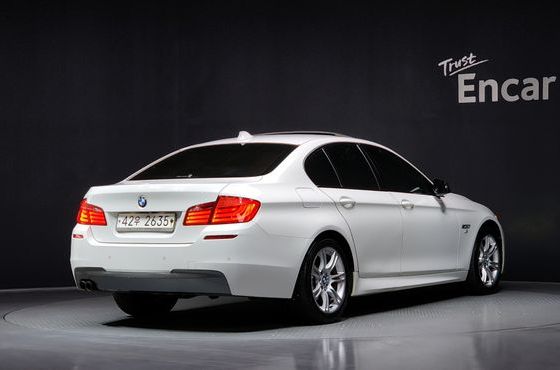BMW 5-Series 520d M Sport — пробег 203 106 км — фото 2 из 5