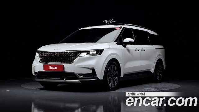 Kia Carnival 9-Seater Signature — пробег 45 178 км — фото 1 из 5
