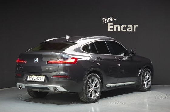 BMW X4 xDrive20i xLine — пробег 46 488 км — фото 2 из 5