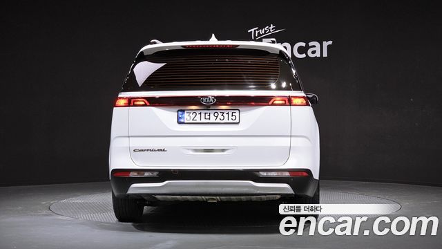 Kia Carnival из Кореи Encar