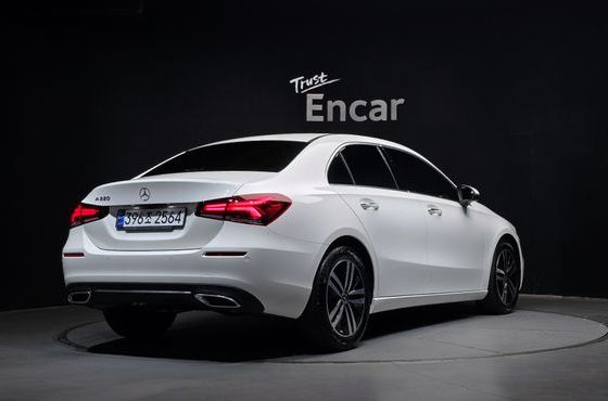 Mercedes-Benz A-Class A220 Sedan — пробег 4 347 км — фото 2 из 5