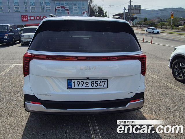 Kia Carnival HEV 9 seater Prestige — пробег 890 км — фото 5 из 5