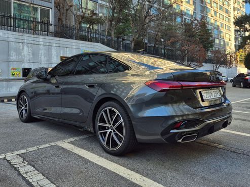 Audi A5 40 TFSI Quattro S Line — пробег 720 км — фото 3 из 5