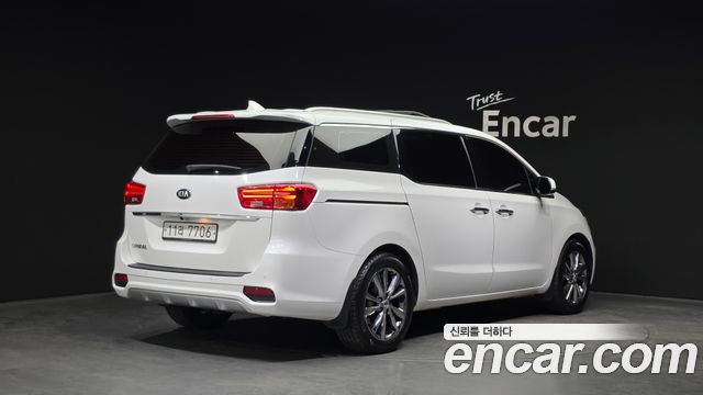 Kia Carnival из Кореи Encar