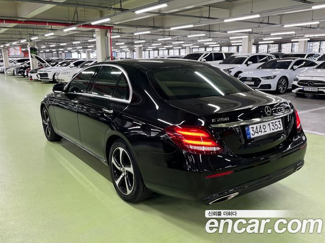 Mercedes-Benz E-Class из Кореи Encar