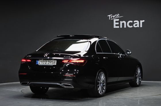 Mercedes-Benz E-Class E350 4MATIC AMG Line — пробег 96 684 км — фото 2 из 5