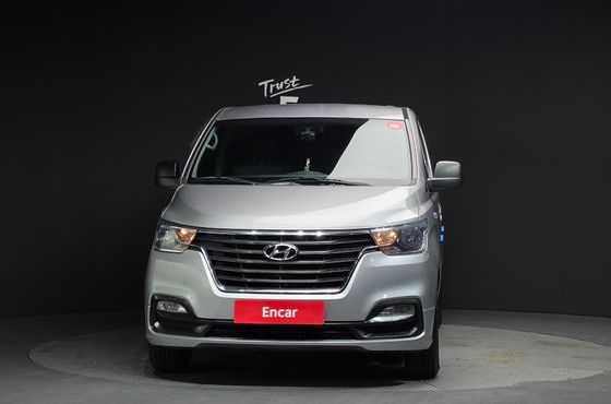 Hyundai Starex Van 5-Seater Modern — пробег 217 849 км — фото 3 из 5