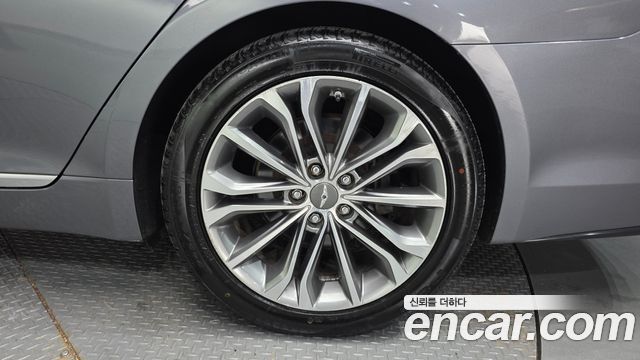 Hyundai Genesis из Кореи Encar