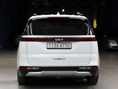 Kia Carnival 9-Seater Prestige — пробег 124 251 км — фото 4 из 5