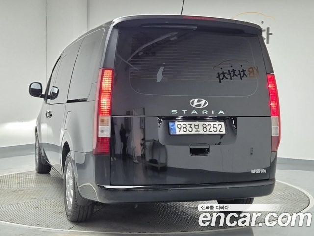 Hyundai Staria Cargo 5-Seater Modern — пробег 13 049 км — фото 2 из 5