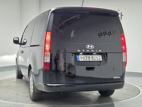 Hyundai Staria Cargo 5-Seater Modern — пробег 13 049 км — фото 2 из 5