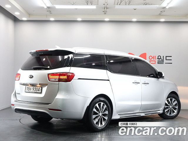 Kia Carnival 11-seater Prestige — пробег 132 231 км — фото 3 из 5