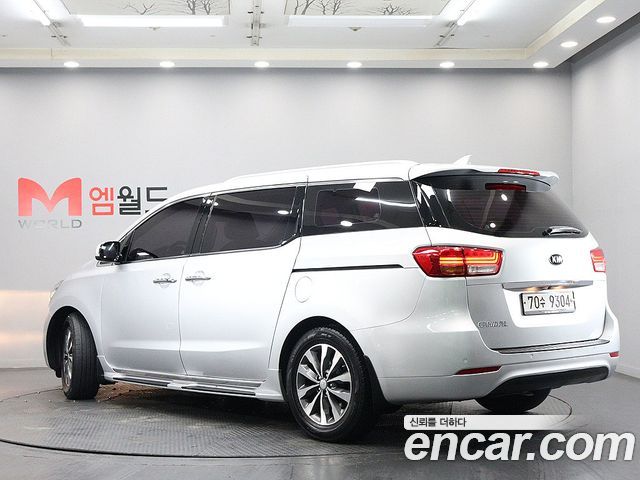 Kia Carnival 11-seater Prestige — пробег 132 231 км — фото 4 из 5