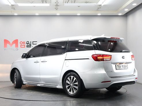 Kia Carnival 11-seater Prestige — пробег 132 231 км — фото 4 из 5