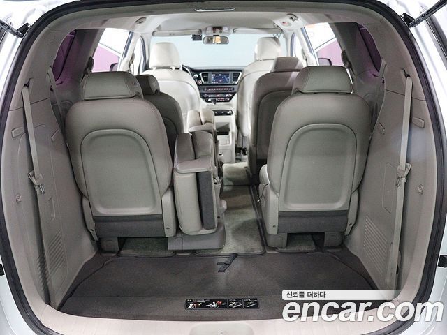 Kia Carnival 11-seater Prestige — пробег 132 231 км — фото 5 из 5