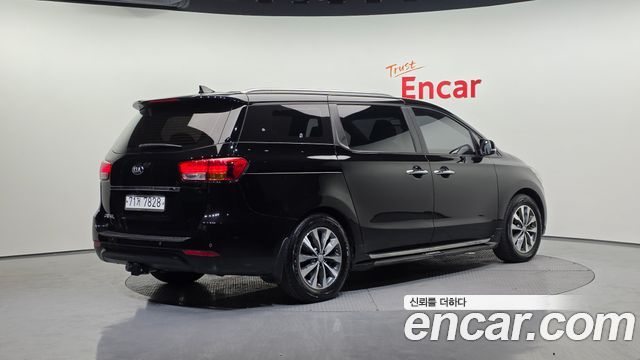 Kia Carnival 11-seater Prestige — пробег 84 516 км — фото 2 из 5