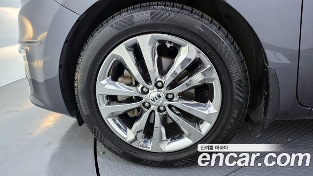 Kia Carnival 9-seater Prestige — пробег 175 809 км — фото 5 из 5