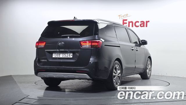 Kia Carnival Gasoline 9-seater Noblesse — пробег 62 432 км — фото 2 из 5