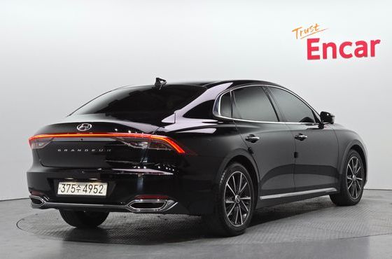 Hyundai Grandeur 2.5 Premium — пробег 57 325 км — фото 2 из 5